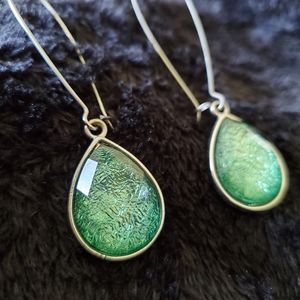 Gorgeous green earrings